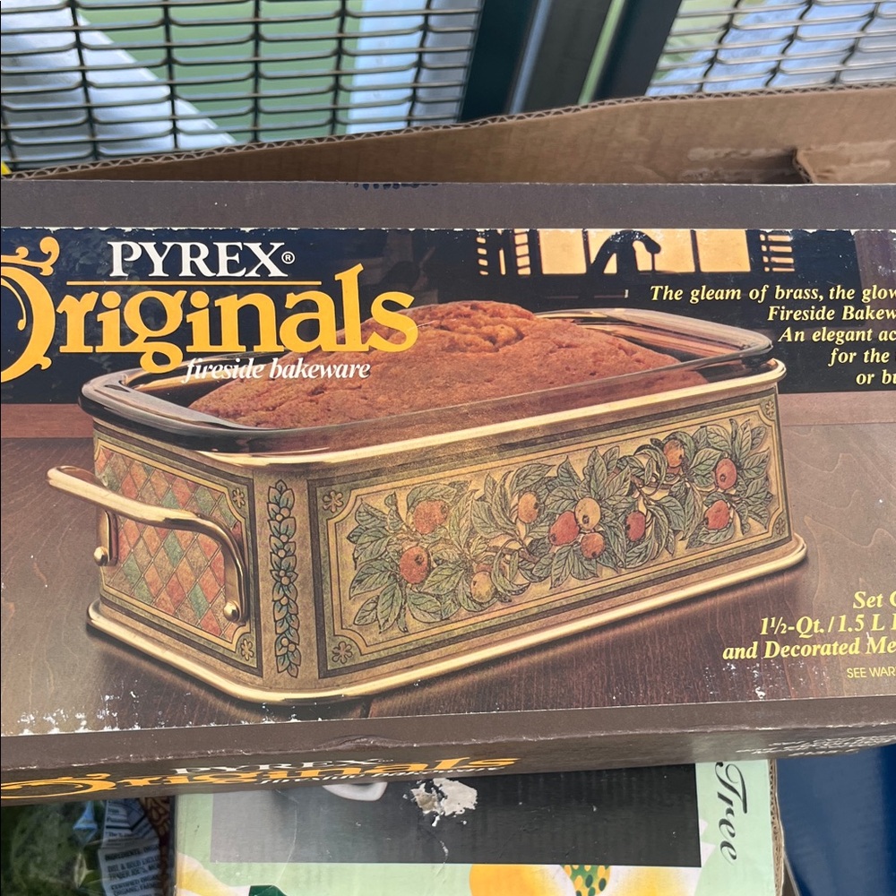 Pyrex Originals Fireside Bakeware with Floral Design